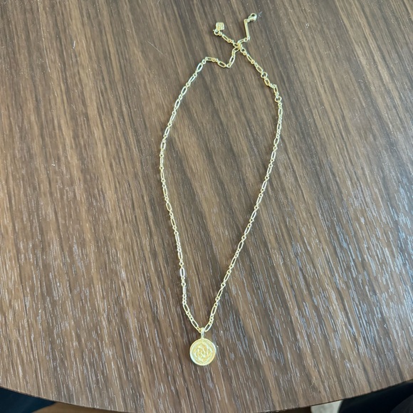 Kendra Scott Jewelry - Kendra Scott Gold Pendant Necklace